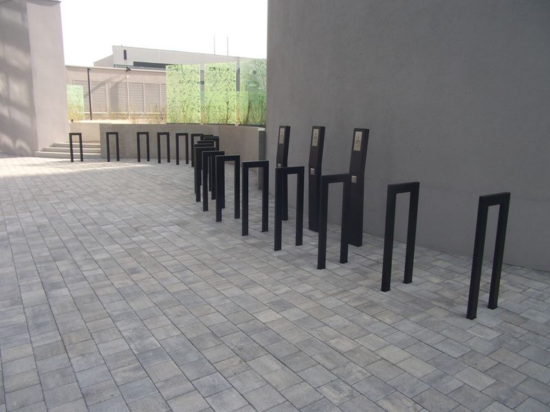 Súbor:UNO City Wien cykloparkovanie.JPG